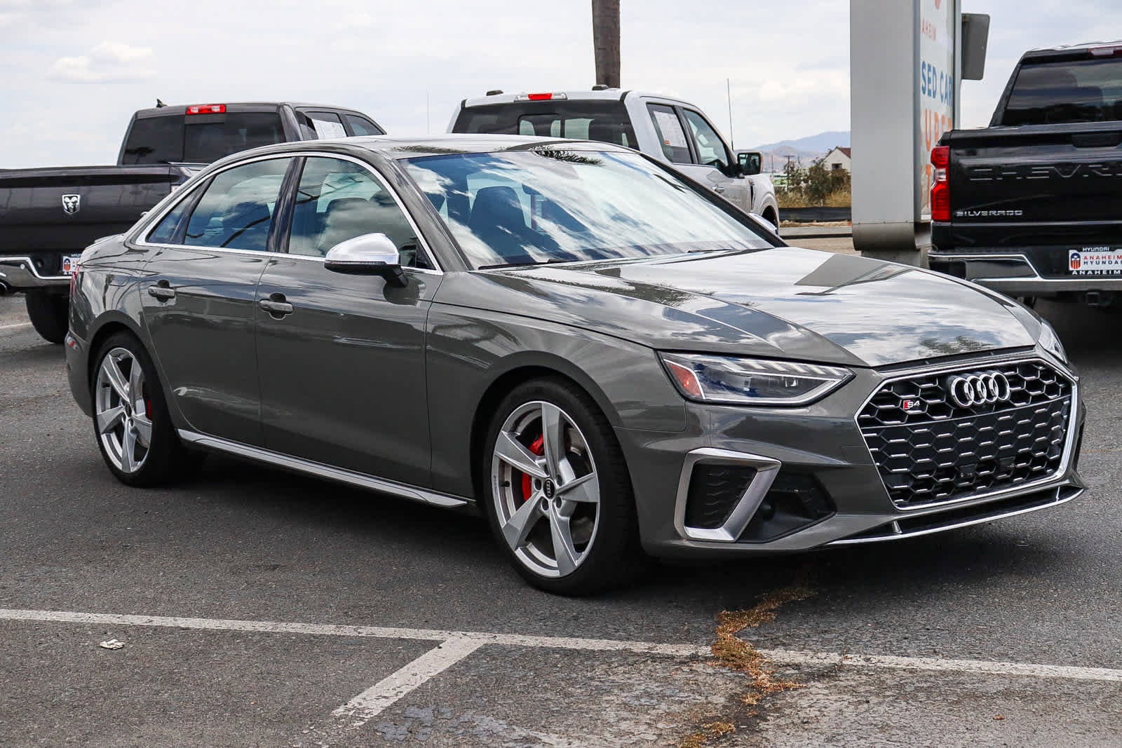 Used 2023 Audi S4 Premium Plus w/ Premium Plus Package AWD/4WD image 3