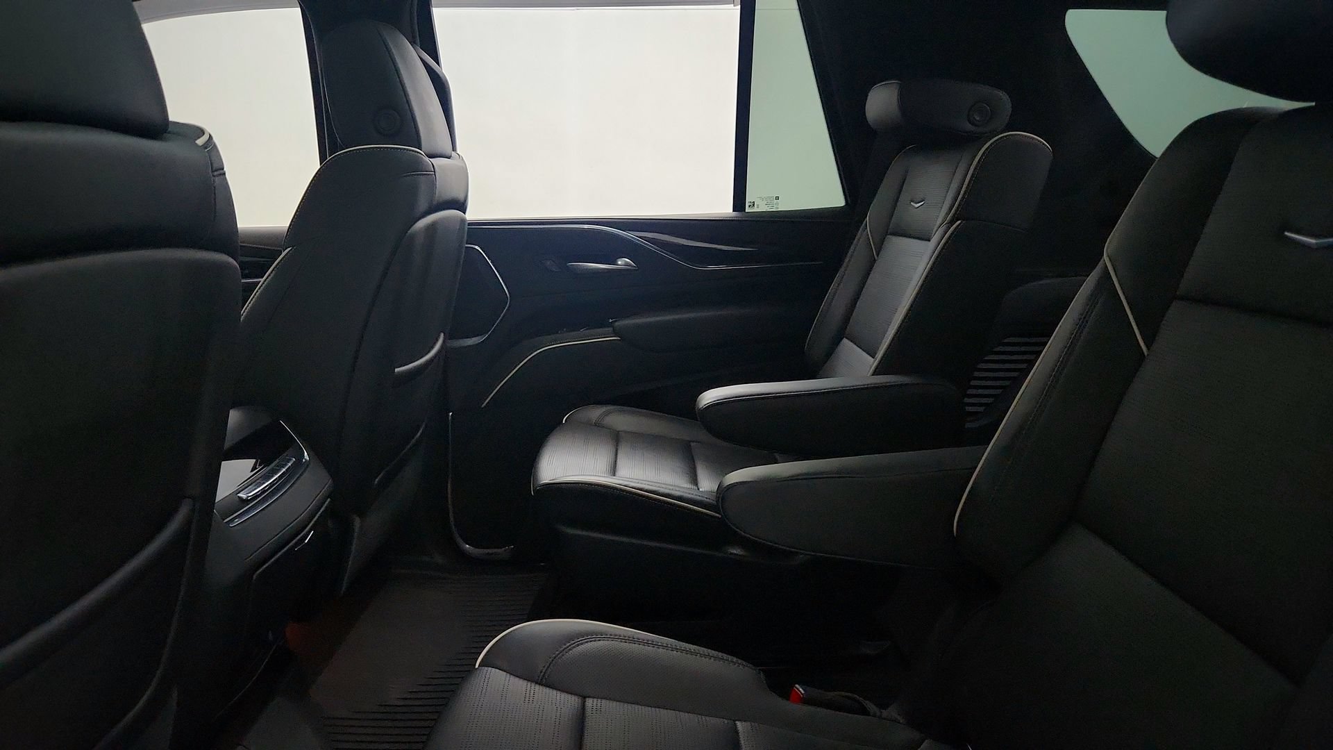 Certified 2024 Cadillac Escalade Sport w/ LPO, ONYX Package AWD/4WD image 24