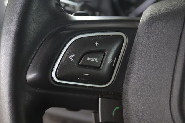 Used 2018 Land Rover Range Rover Evoque Landmark Edition image 9