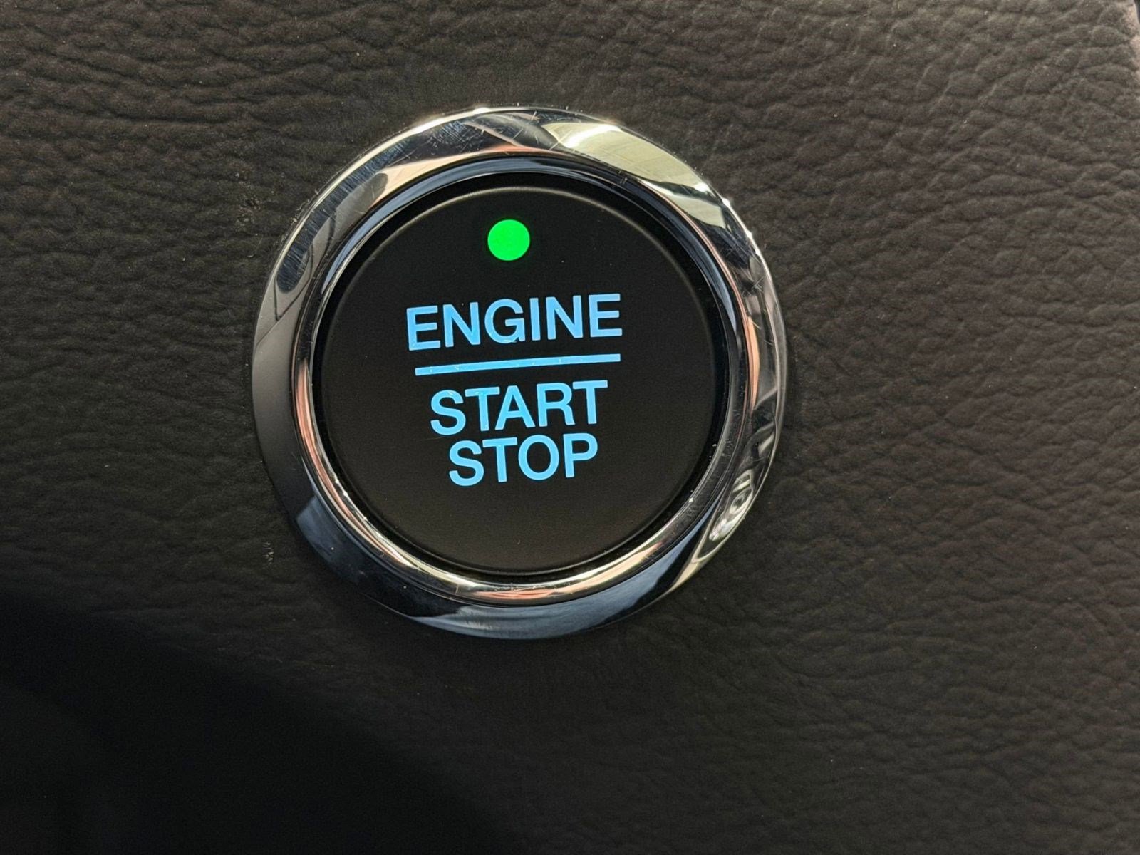 Used 2020 Ford Edge ST-Line image 31