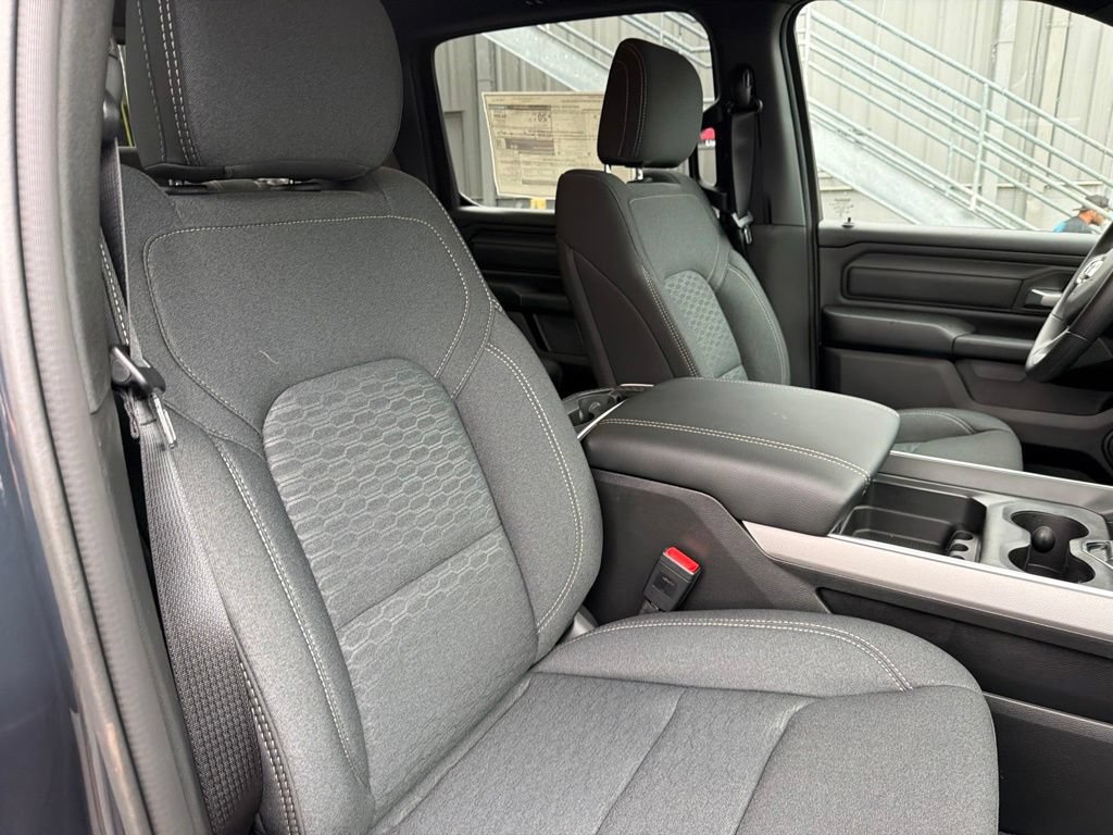 New 2026 RAM 1500 Express AWD/4WD image 34