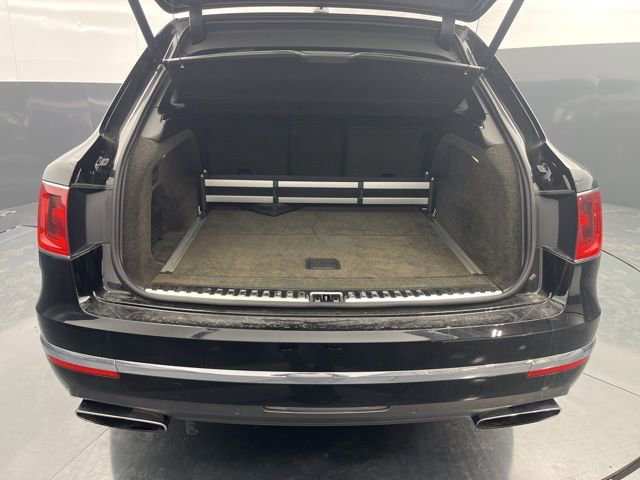 Used 2018 Bentley Bentayga image 23