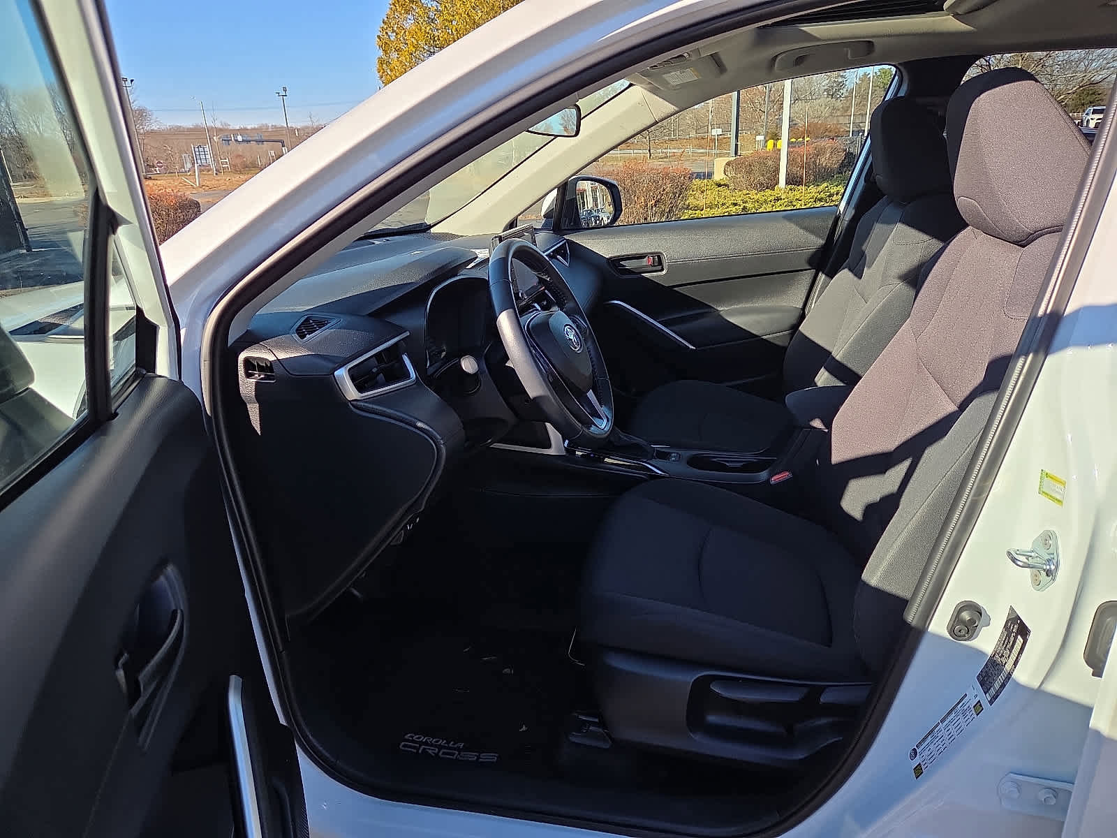 Certified 2022 Toyota Corolla Cross LE image 15