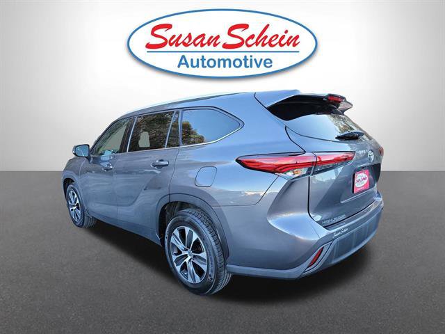 Used 2022 Toyota Highlander XLE image 25