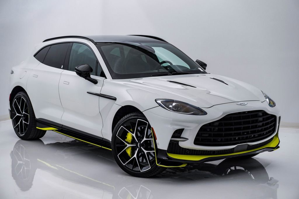 Used 2025 Aston Martin DBX 707 image 3