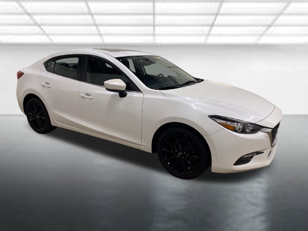Used 2018 MAZDA MAZDA3 Touring FWD image 2