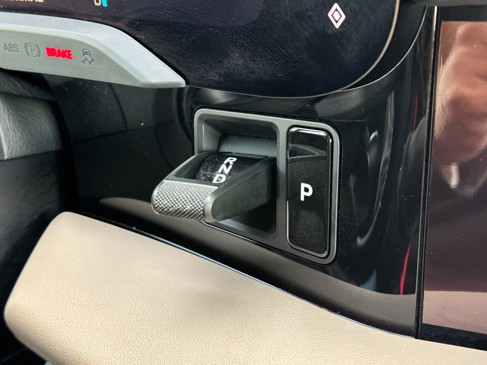 Certified 2022 Porsche Taycan 4 Cross Turismo image 26