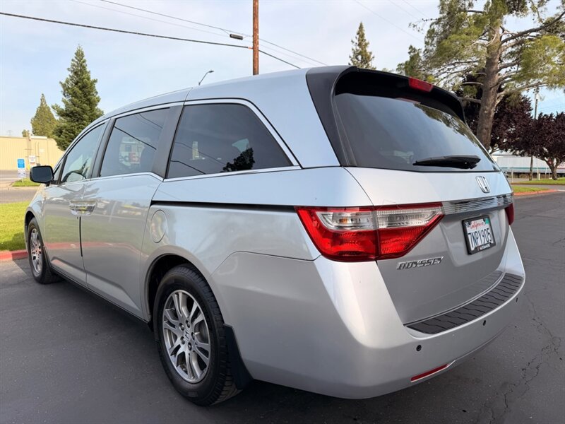 Used 2011 Honda Odyssey EX image 17
