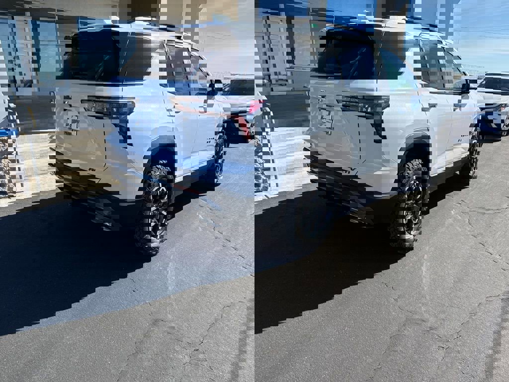 New 2026 Chevrolet Equinox ACTIV w/ Convenience Package III image 3