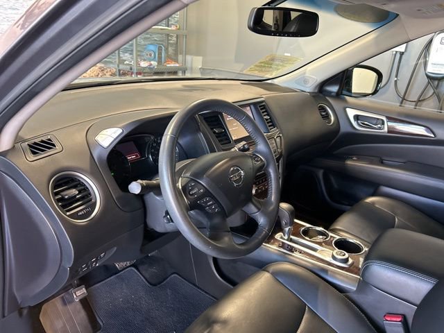 Used 2016 Nissan Pathfinder Platinum image 9