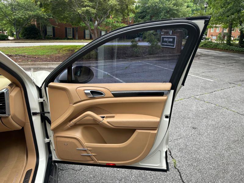 Used 2011 Porsche Cayenne S AWD/4WD image 40