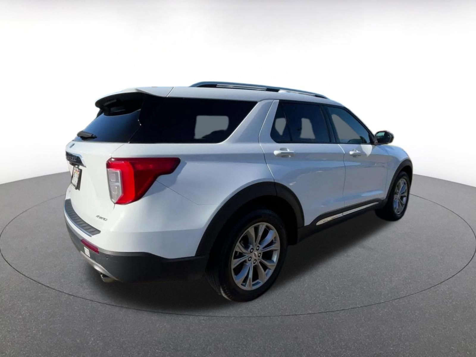 Used 2023 Ford Explorer Limited image 14