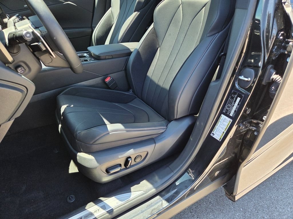 Certified 2025 Lexus RX 500h F Sport AWD/4WD image 8