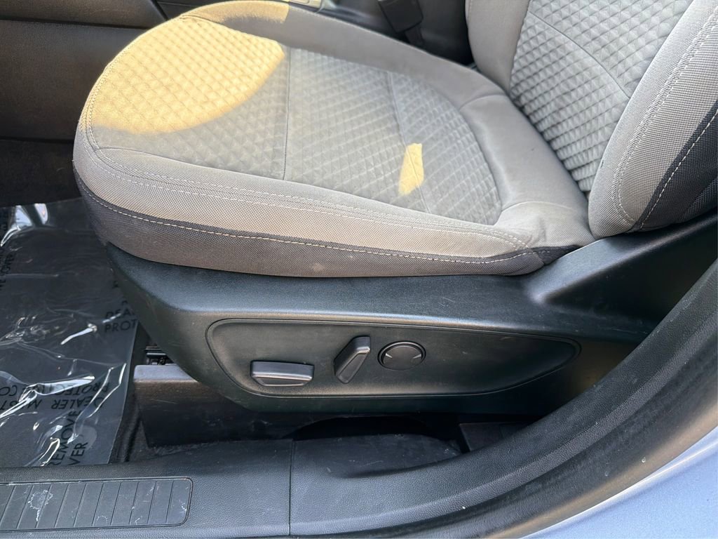 Used 2022 Ford Escape SE w/ Convenience Package FWD image 17