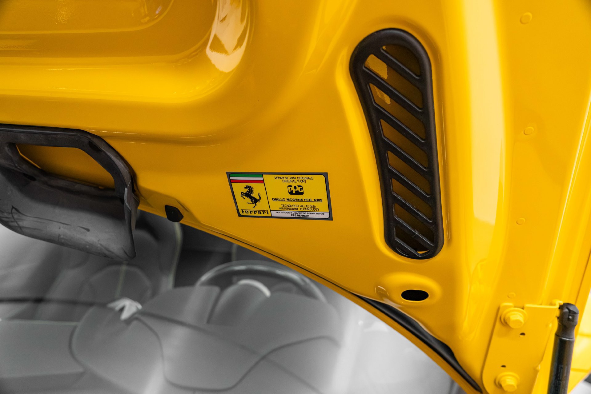 Certified 2021 Ferrari F8 Tributo RWD image 25