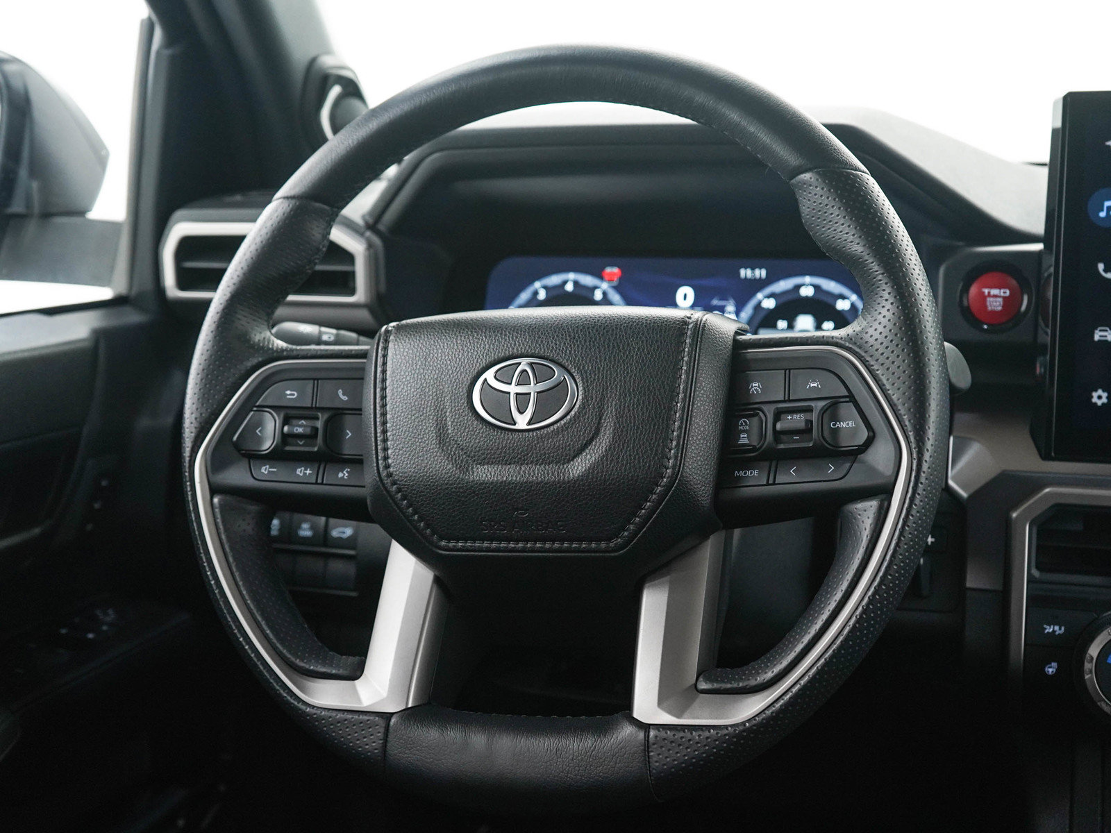 Used 2025 Toyota 4Runner TRD Off-Road Premium w/ Tow Technology Package AWD/4WD image 17