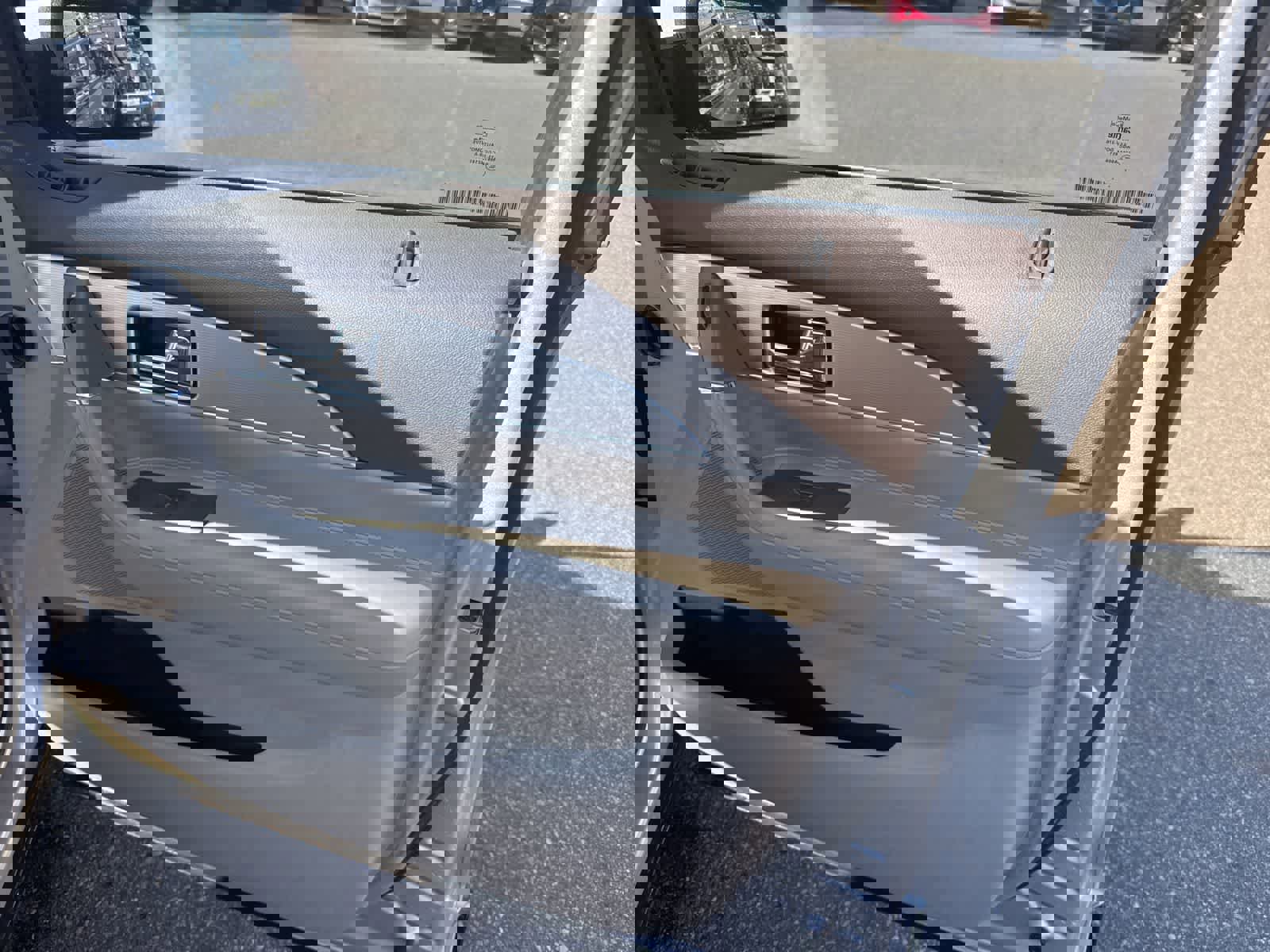 Used 2011 Lincoln MKX AWD image 25