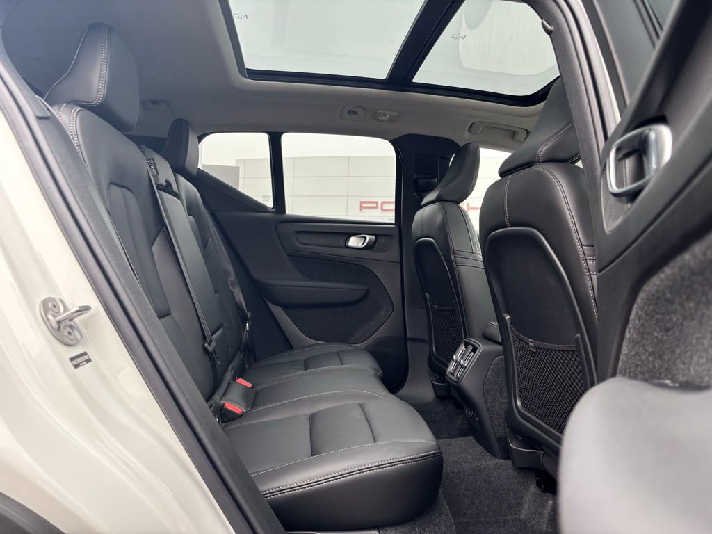 Certified 2026 Volvo XC40 B5 Plus w/ Protection Package Premier image 21