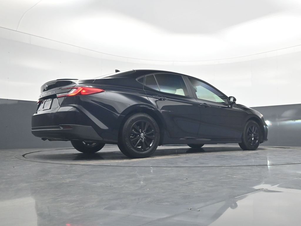 Used 2025 Toyota Camry LE w/ Convenience Package image 23