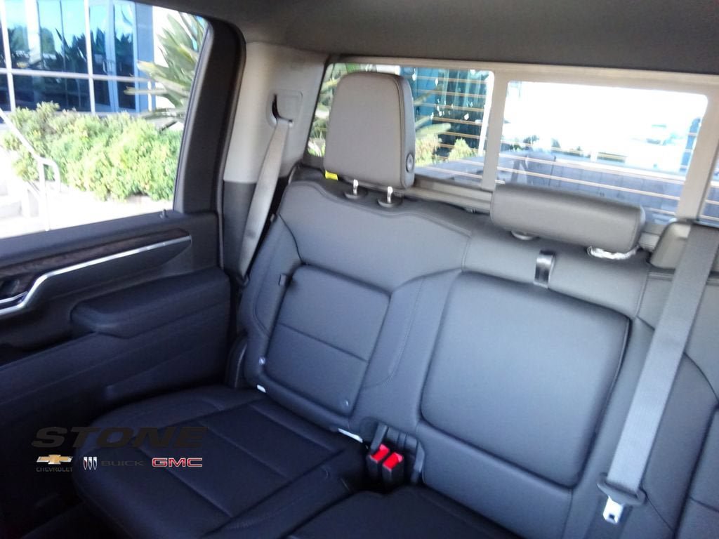 New 2026 GMC Sierra 2500 SLT w/ SLT Premium Package AWD/4WD image 15