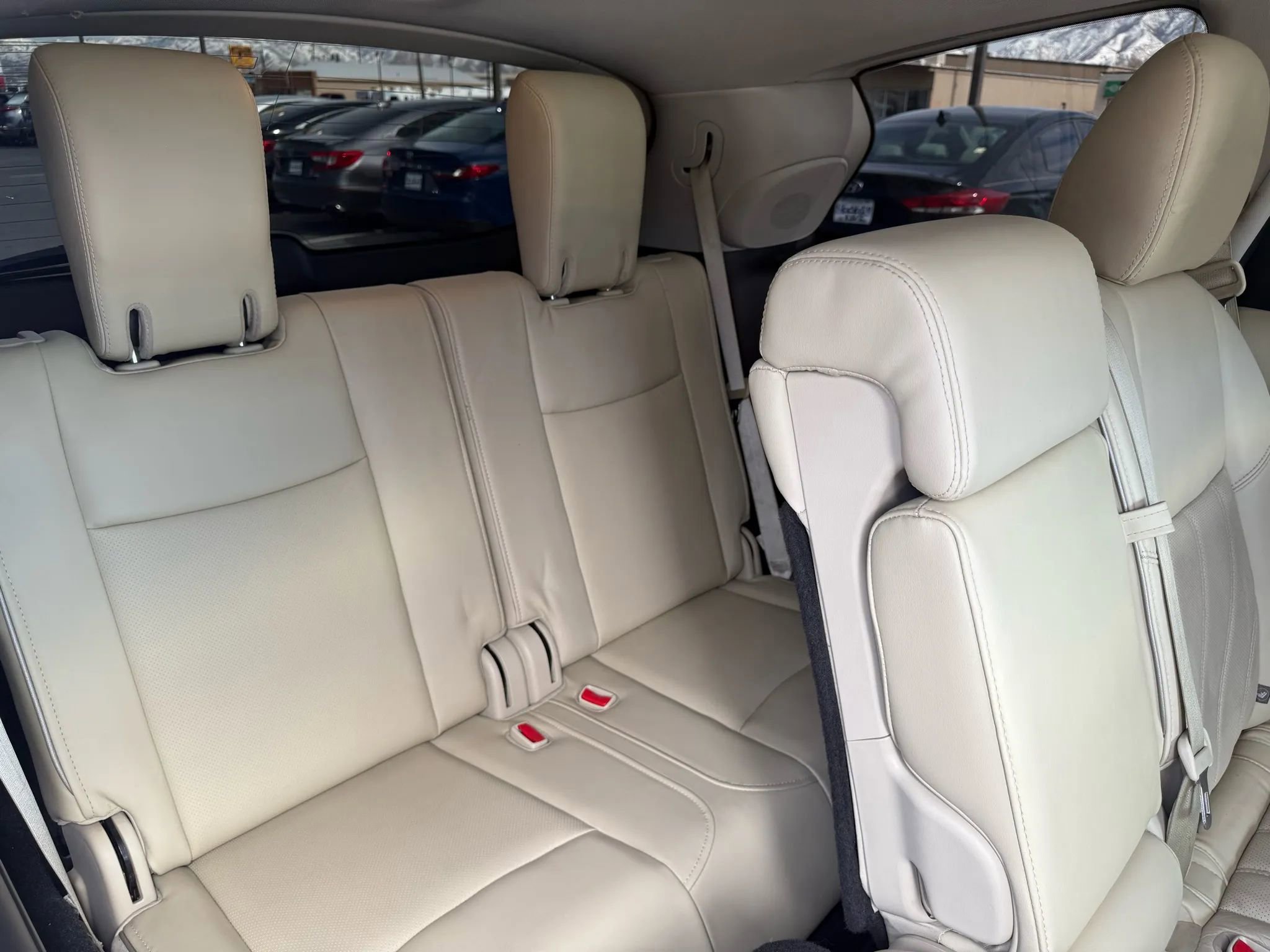 Used 2019 INFINITI QX60 Luxe w/ Essential Package image 25