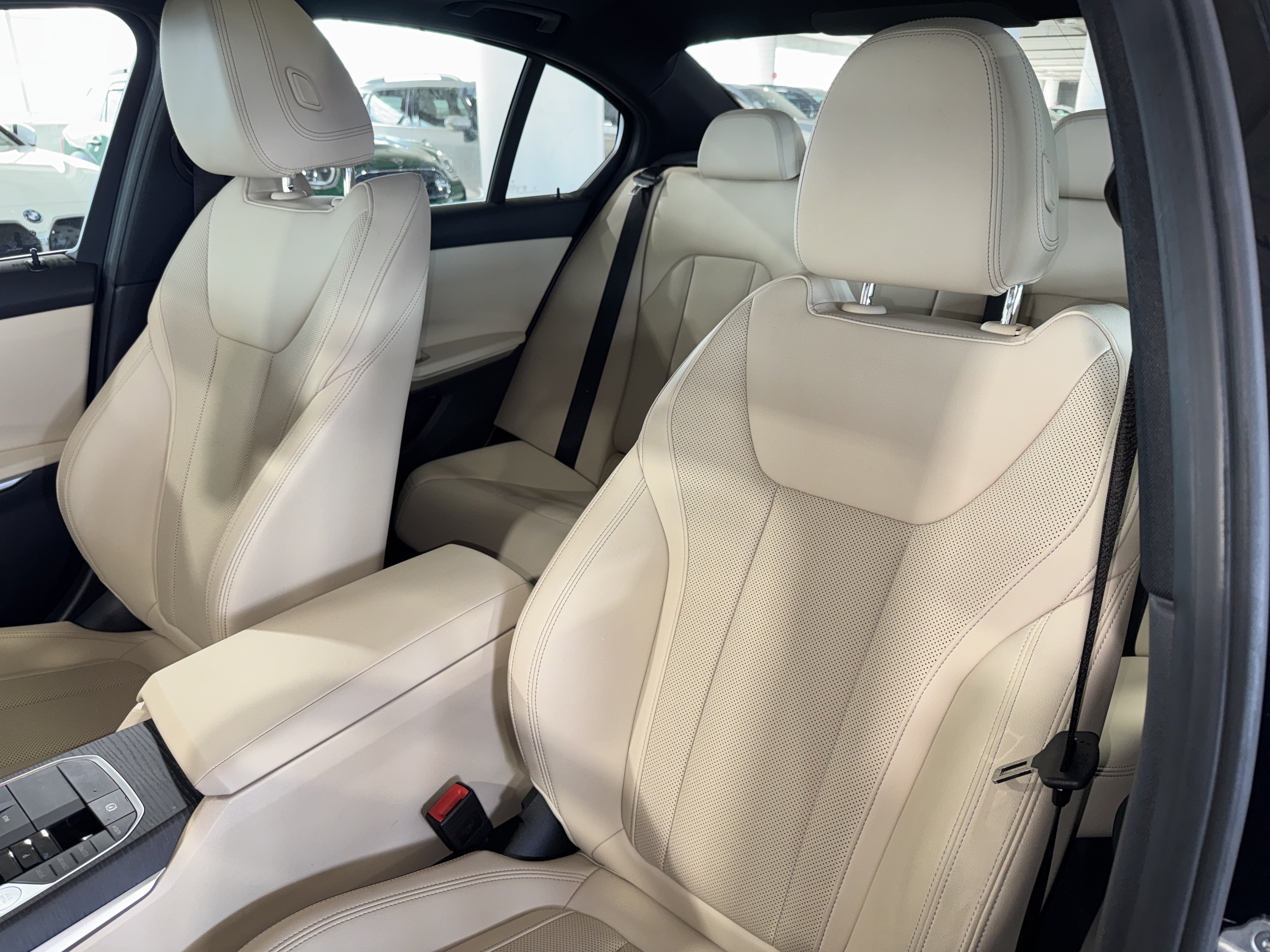 Certified 2025 BMW 330i Sedan w/ Premium Package RWD image 33