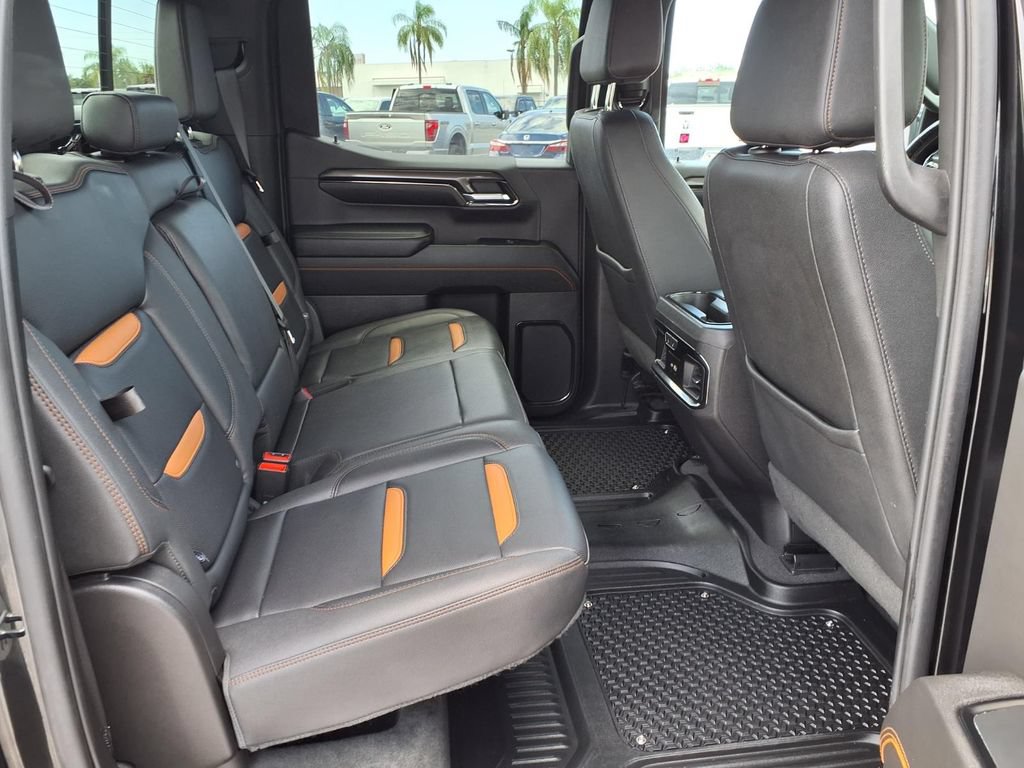 Used 2023 GMC Sierra 1500 AT4 w/ AT4 Preferred Package AWD/4WD image 17