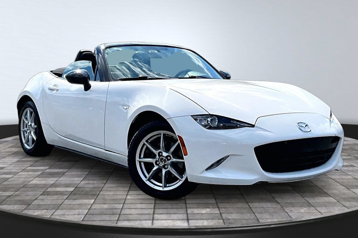 Used 2016 MAZDA MX-5 Miata Sport RWD image 3