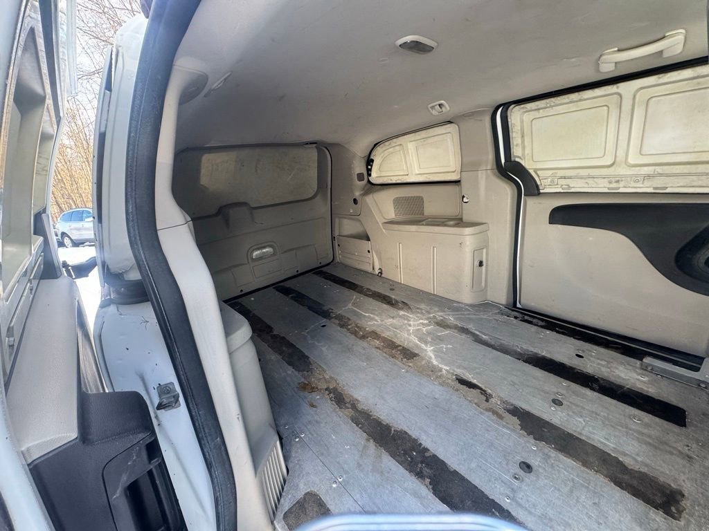 Used 2014 RAM C/V Tradesman image 35
