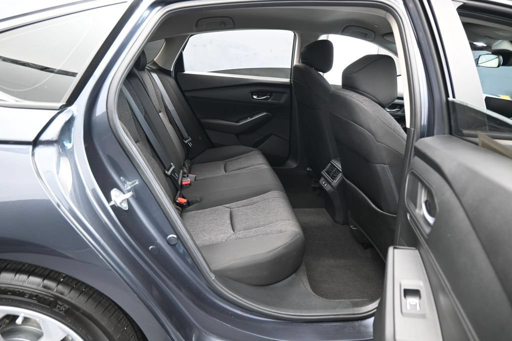Used 2025 Honda Accord LX image 35