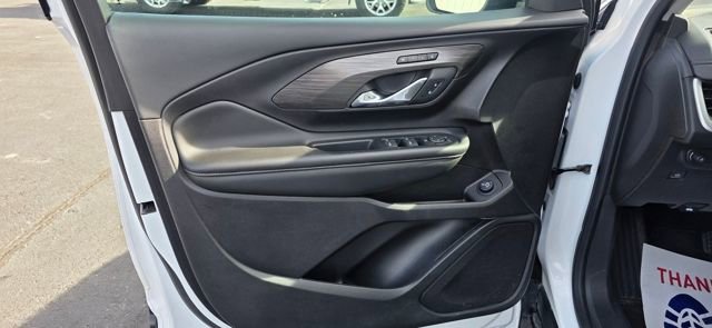 Used 2024 GMC Terrain SLT image 8