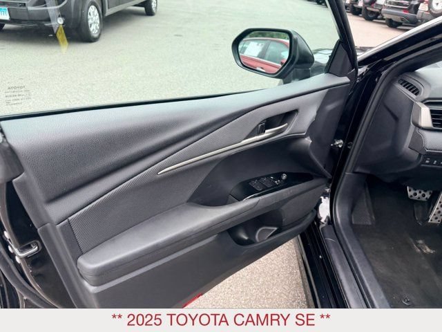 Used 2025 Toyota Camry SE FWD image 9