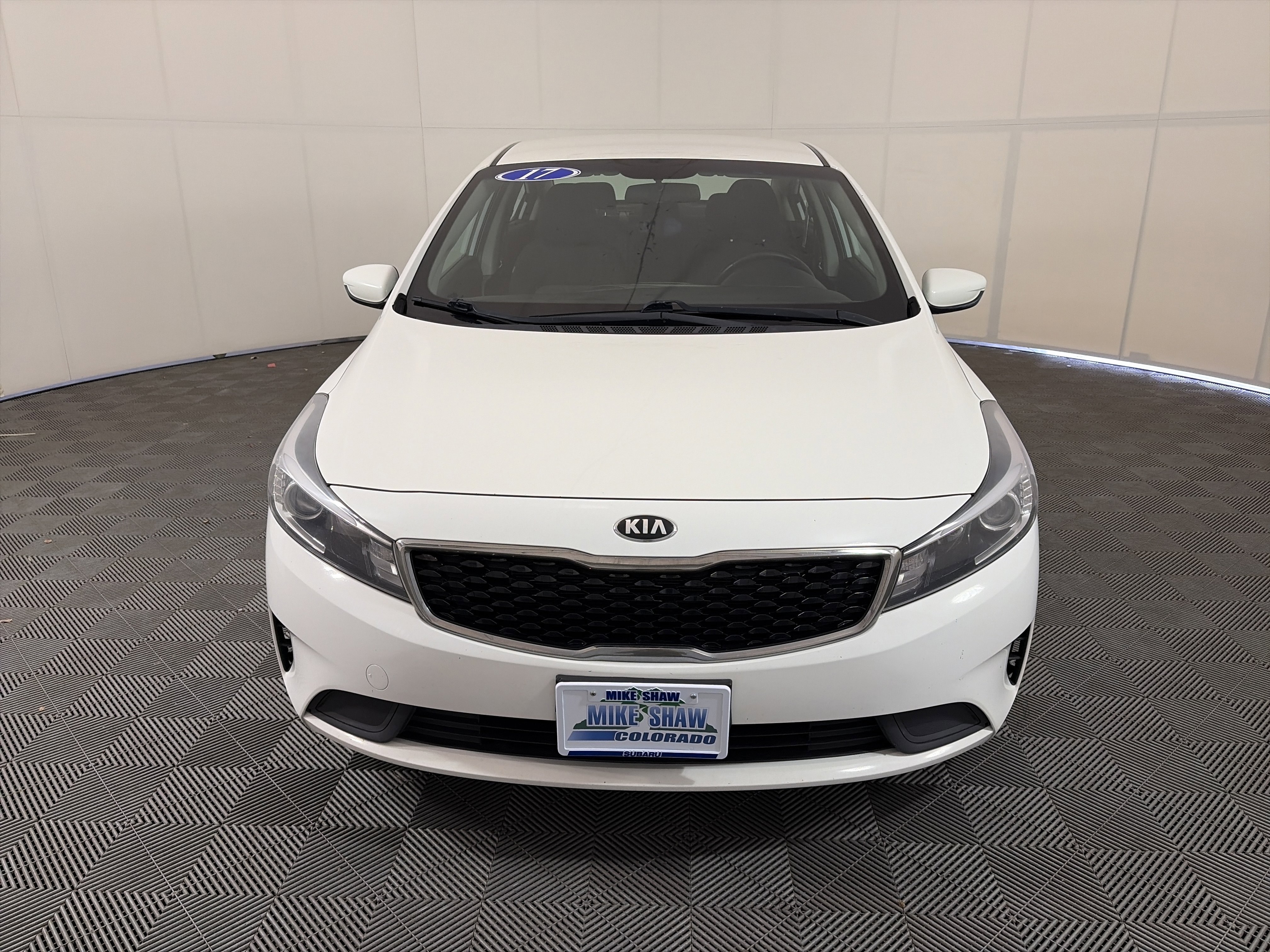 Used 2017 Kia Forte S image 2