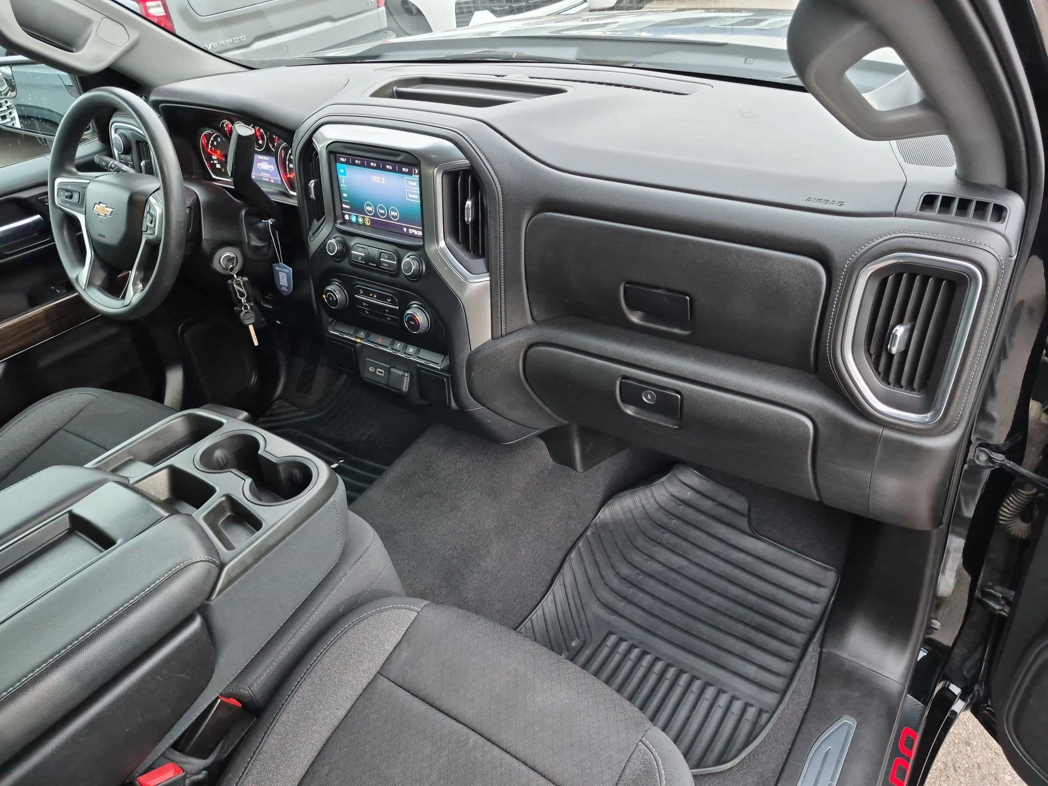 Used 2020 Chevrolet Silverado 1500 LT AWD/4WD image 30