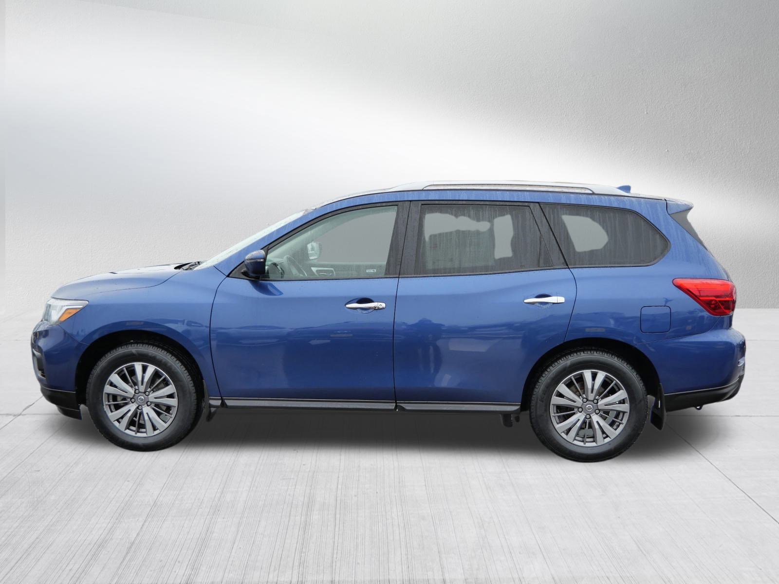 Used 2019 Nissan Pathfinder SV image 4