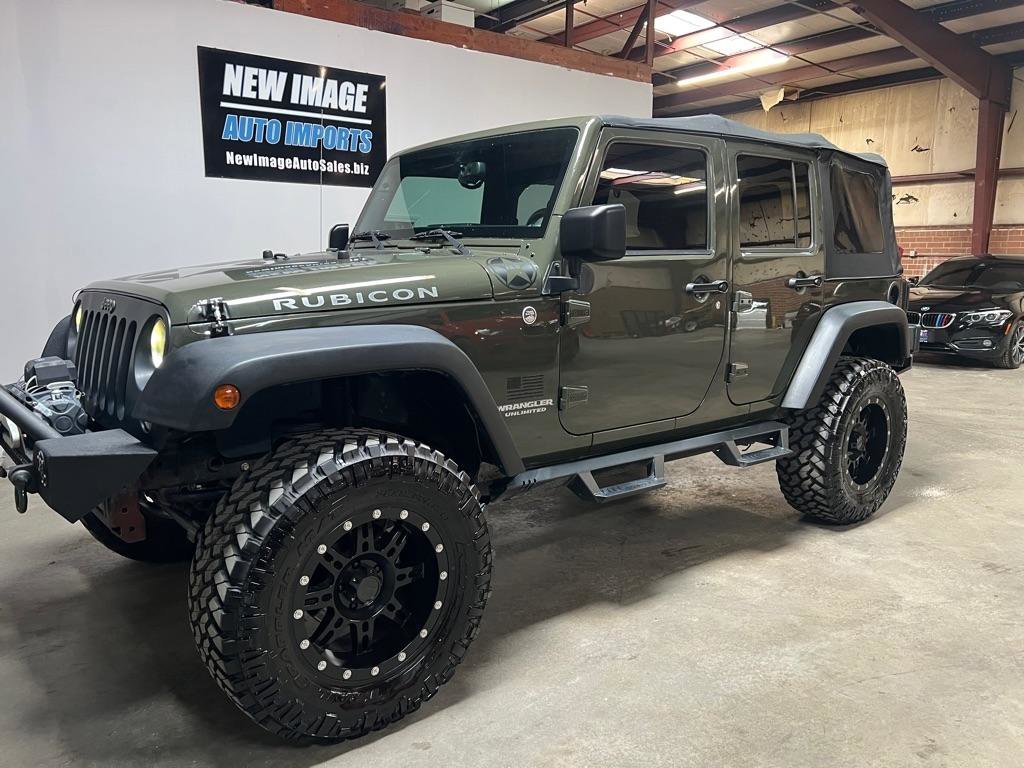 Used 2015 Jeep Wrangler Unlimited Rubicon w/ Connectivity Group image 7