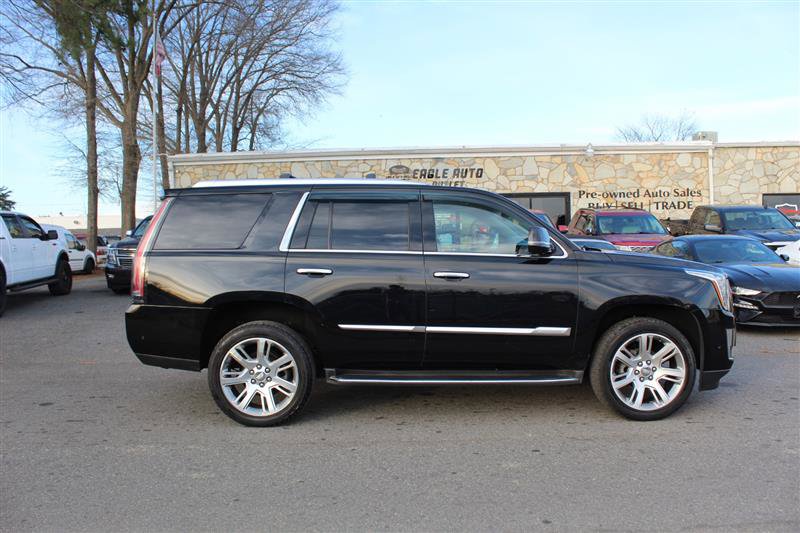 Used 2017 Cadillac Escalade Luxury AWD/4WD image 8