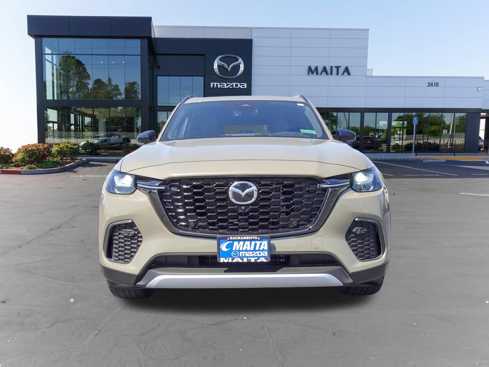 Certified 2025 MAZDA CX-70 Plug-In Hybrid w/ Premium Plus AWD/4WD image 11