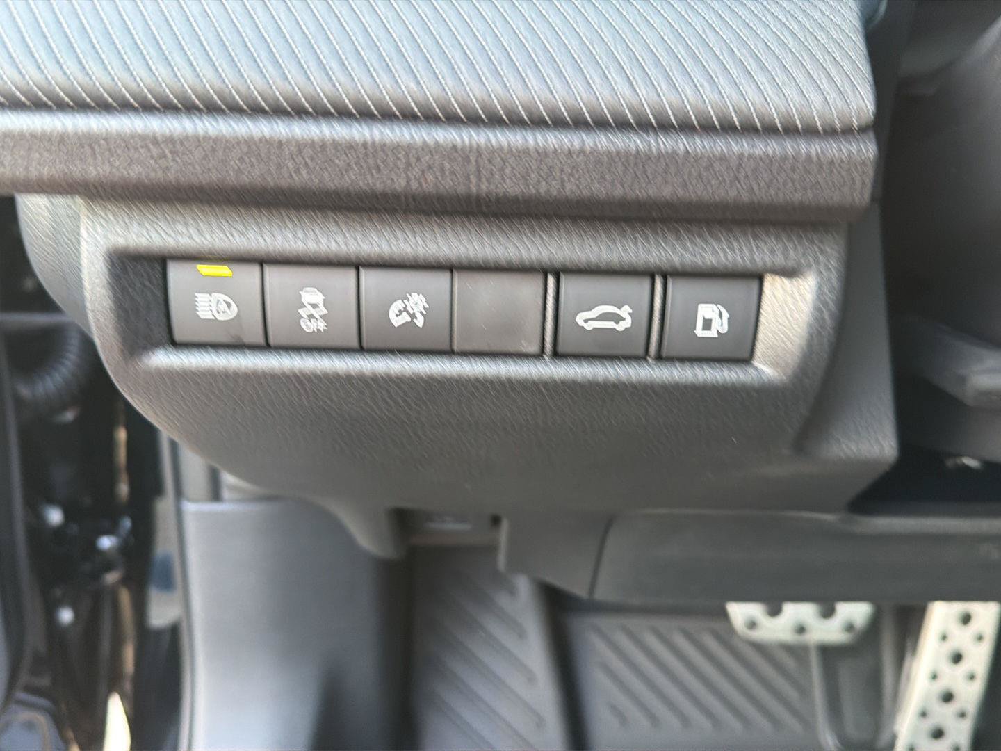 New 2026 Toyota Camry SE w/ Multimedia Upgrade Package FWD image 19