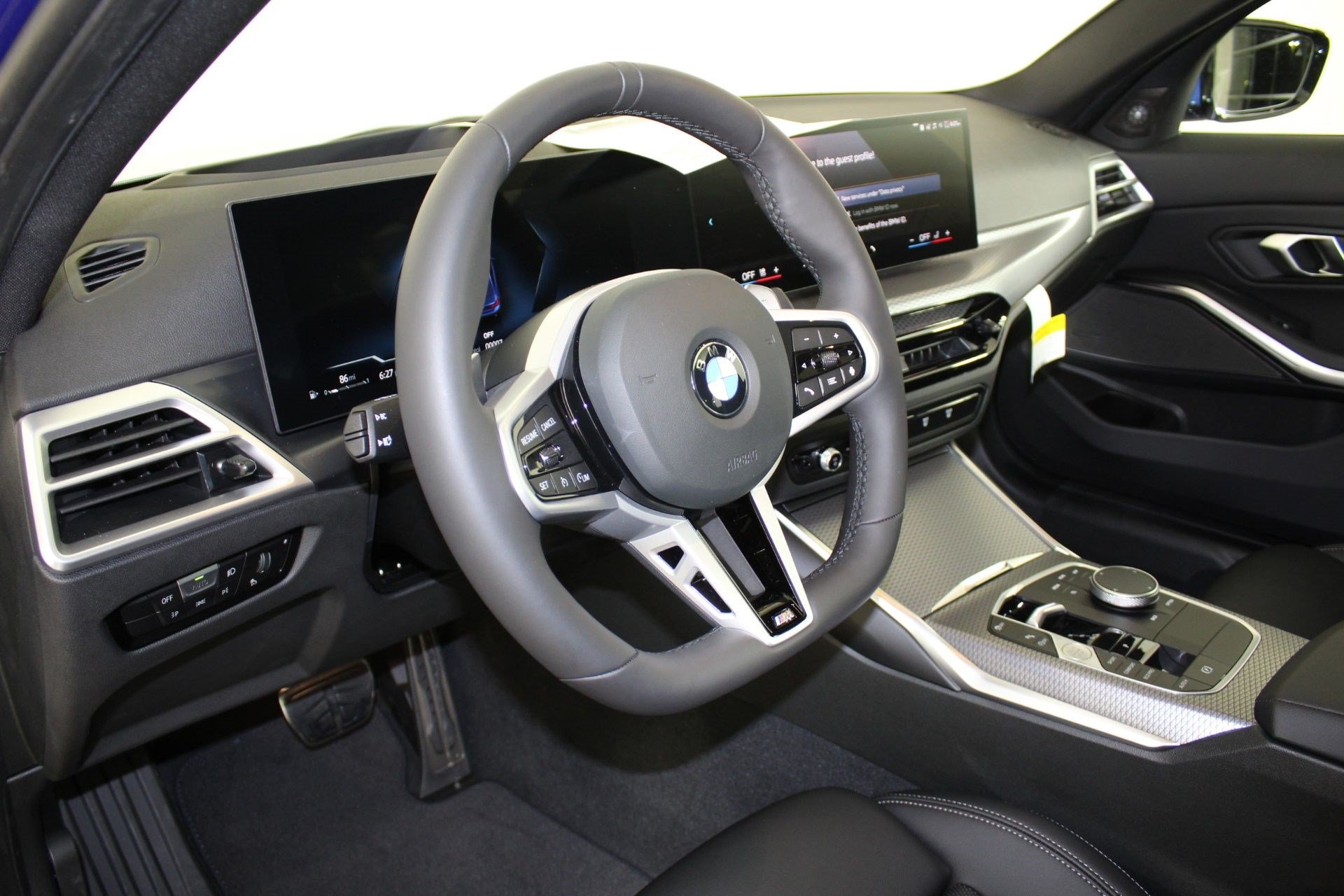 New 2026 BMW 330i Sedan w/ M Sport Package RWD image 4