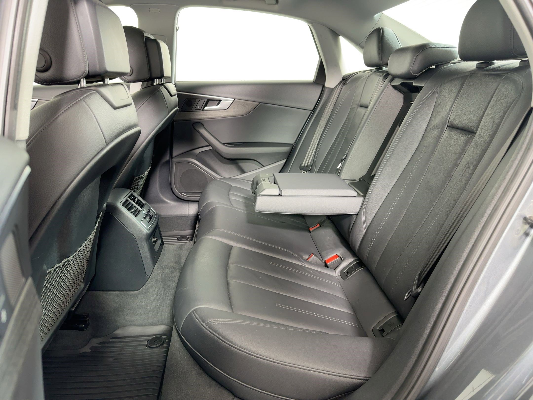 Used 2019 Audi A4 2.0T Premium image 12