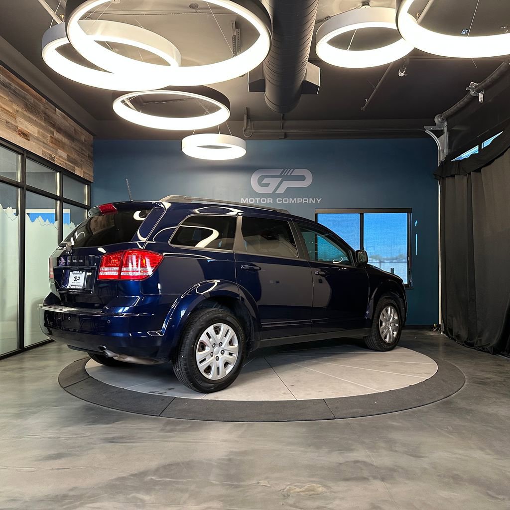 Used 2020 Dodge Journey SE FWD image 3