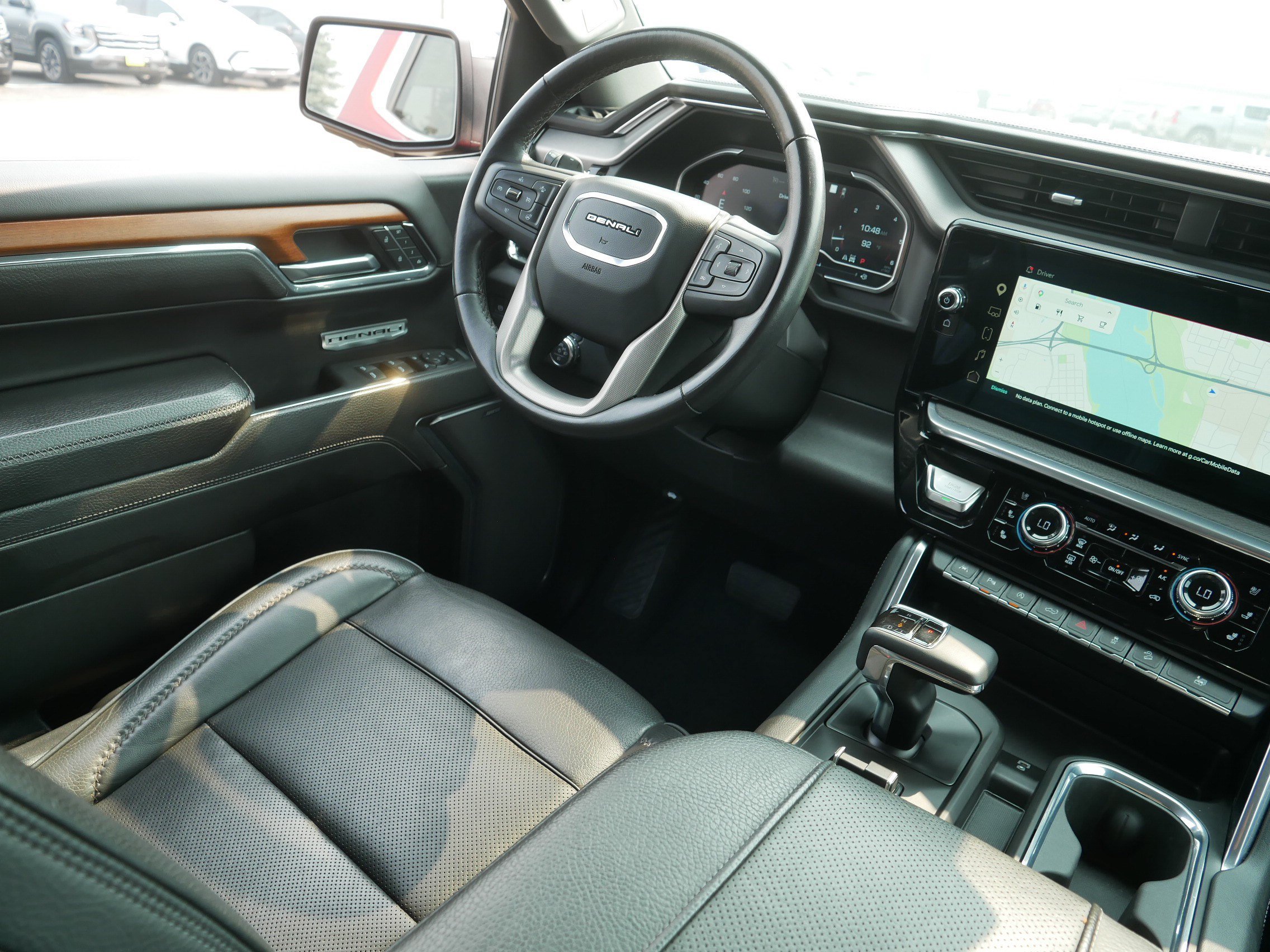 Used 2023 GMC Sierra 1500 Denali AWD/4WD image 9