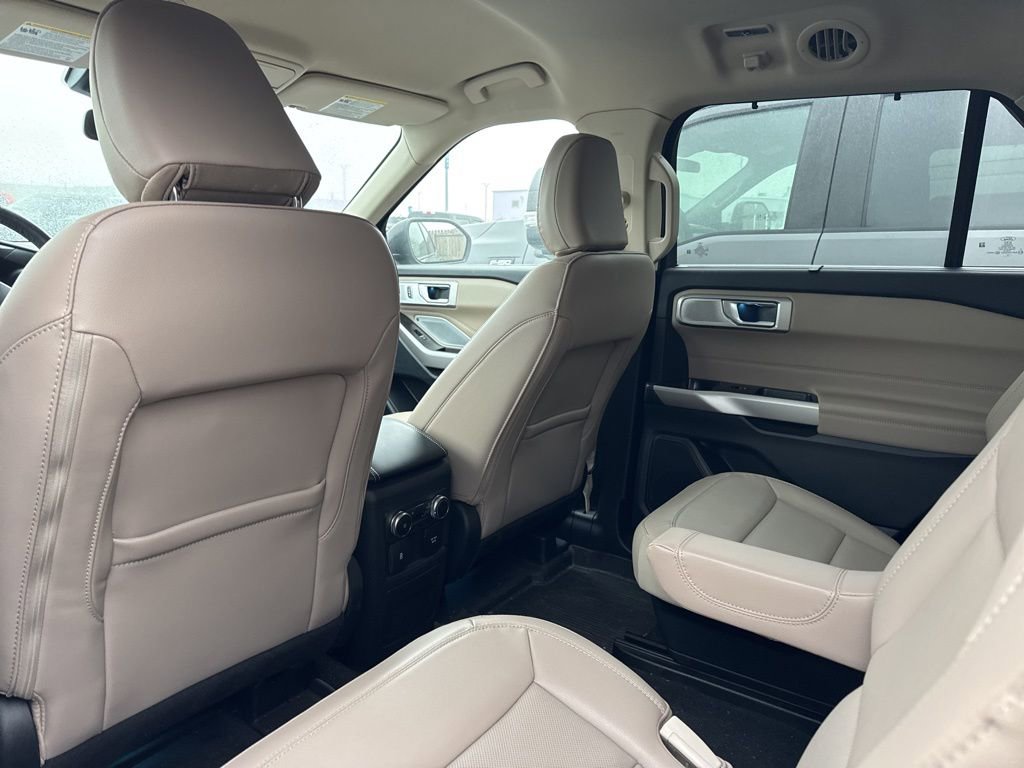 Certified 2023 Ford Explorer Limited w/ Limited Technology Package image 3