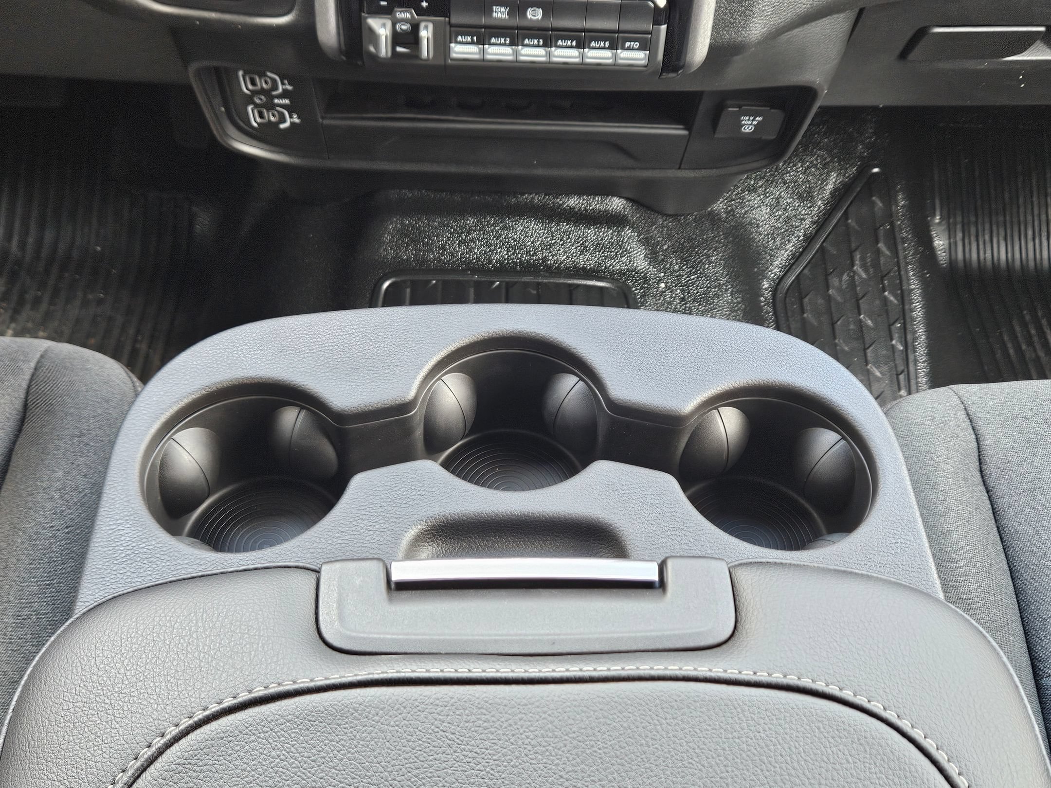 New 2026 RAM 3500 Tradesman AWD/4WD image 10