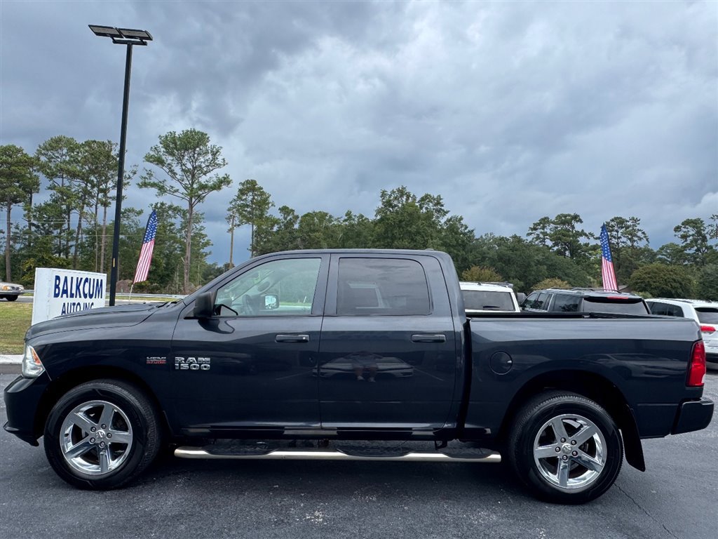 Used 2017 RAM 1500 Express AWD/4WD image 5