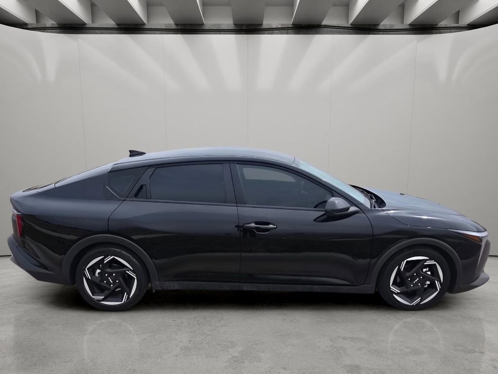 Used 2025 Kia K4 EX image 6