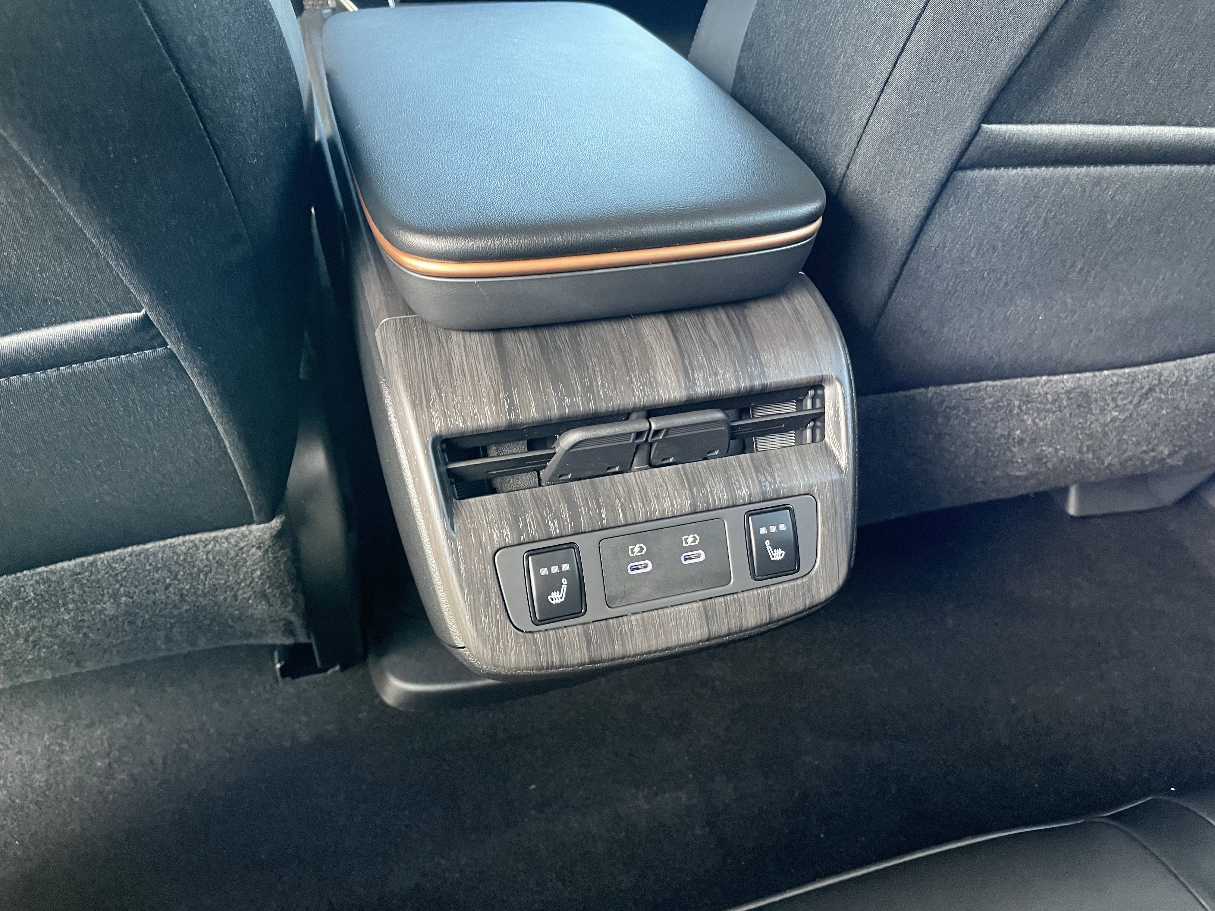 Certified 2025 Nissan Ariya AWD image 30