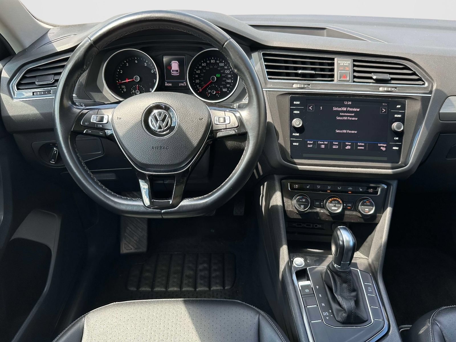 Used 2018 Volkswagen Tiguan SE FWD image 8