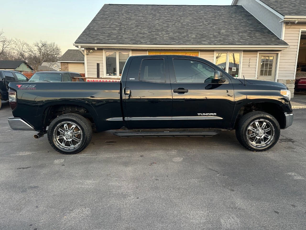 Used 2015 Toyota Tundra SR5 image 7